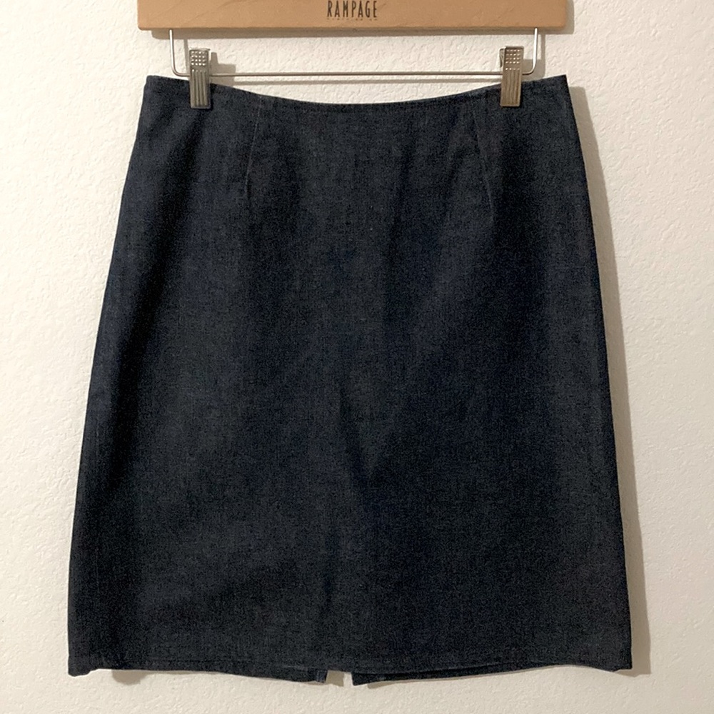 GAP size 4 stretch blue denim skirt 97% cotton 3%spandex back slit in the middle
